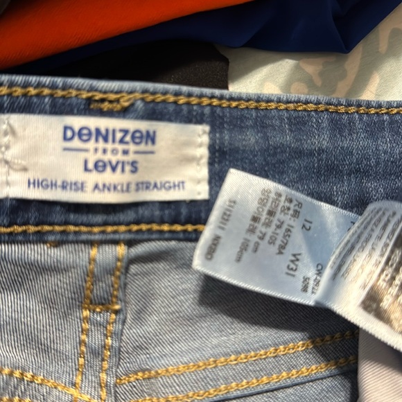 Denizen from Levi's High Rise Denim Jeans - Picture 3 of 3